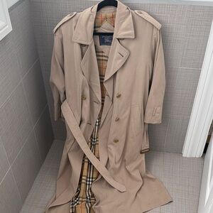 Burberry Kensington Double Breasted Trench Coat Size 8 Women’s Amazing Condition